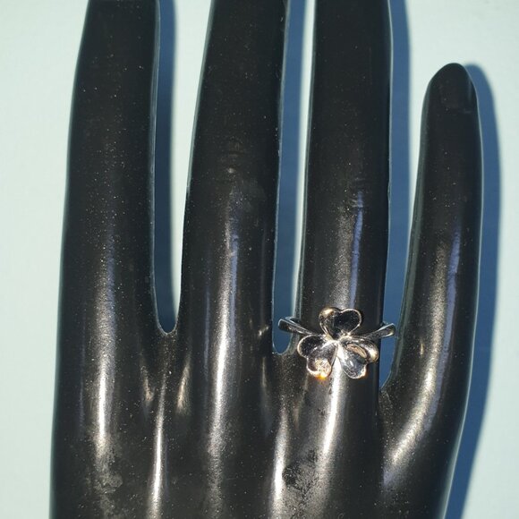 Elegant Vintage18k White Gold High-Quality Diamond Golden Dew Flower Ring - Picture 5 of 14